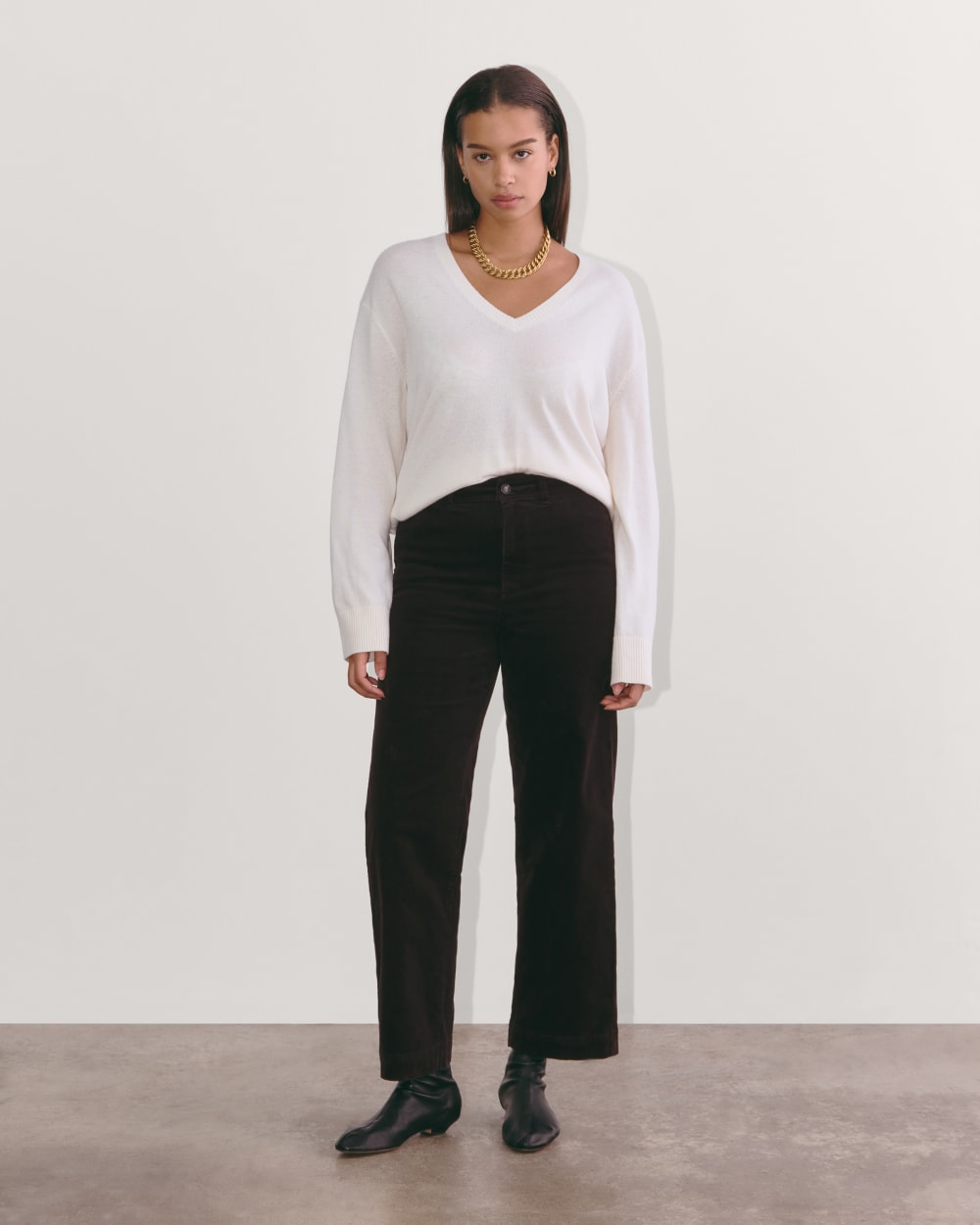 The Sailor Pant in Corduroy in Black — detail view