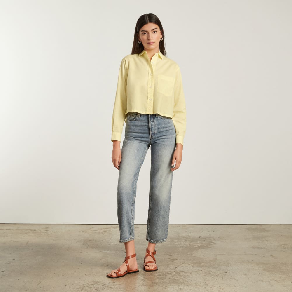 The Way-Short Shirt in Silky Cotton in Pastel Yellow — detail view