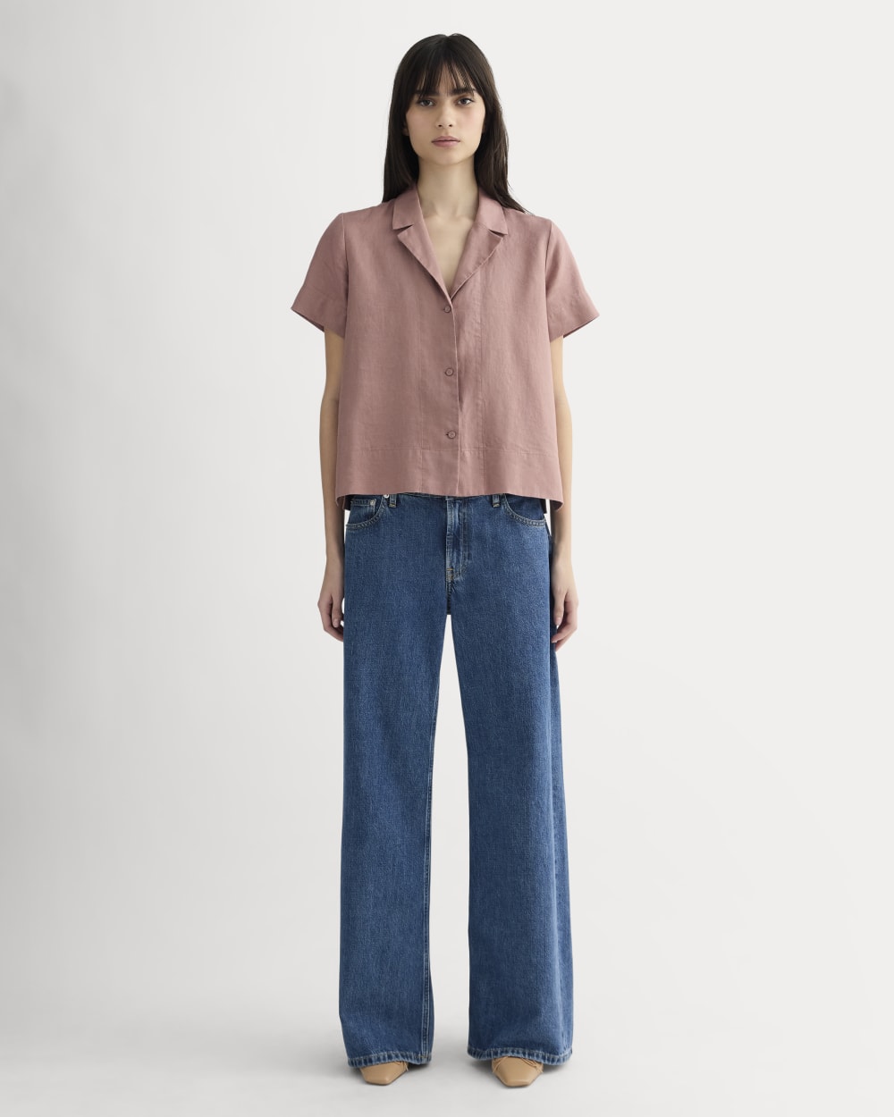 The Notch Shirt in Linen in Rose Dusk — detail view