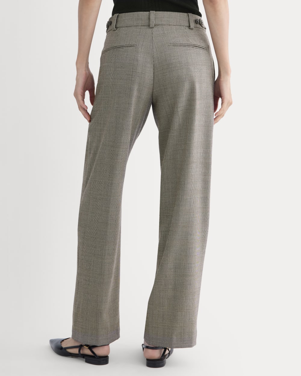 Straight-Leg Trouser in Tailor Twill in Khaki — detail view