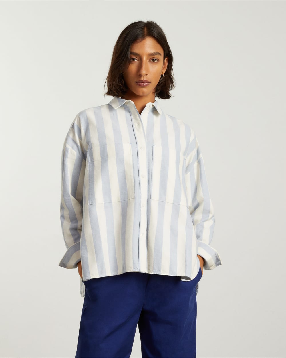 The Boxy Oxford in Blue / White — detail view