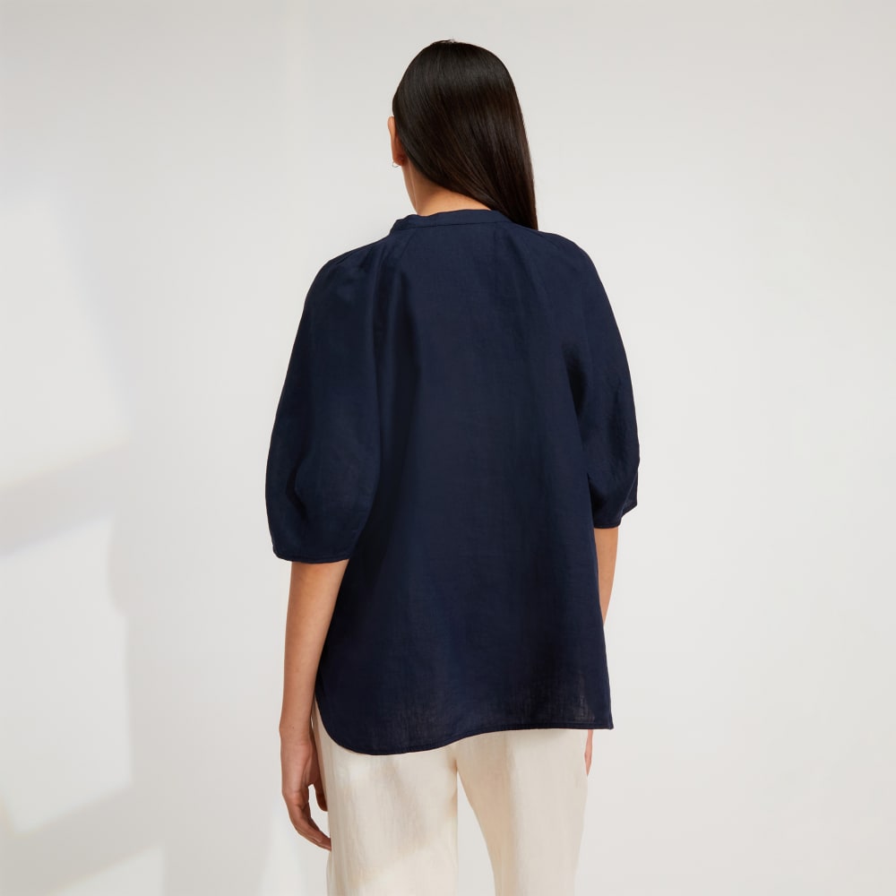 The Linen Puff Sleeve Shirt in Navy — detail view