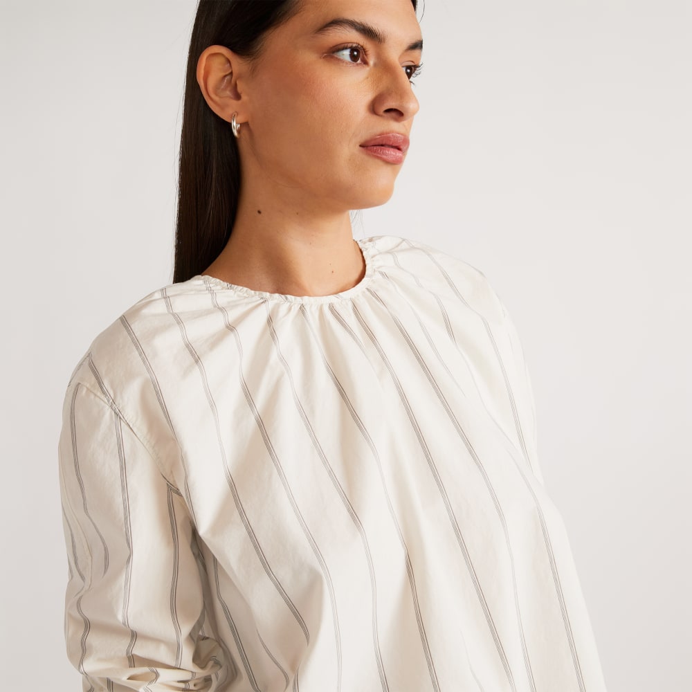 The Poplin Breeze Shirt in Black / Canvas Tan — detail view