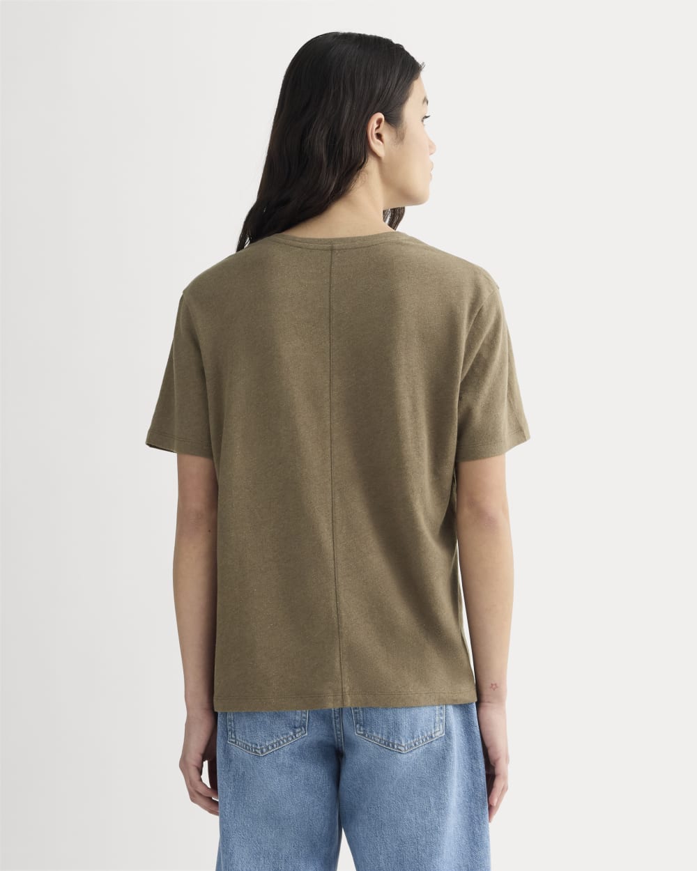 The Slouchy V-Neck Tee in Cotton Linen in Deep Taupe — detail view