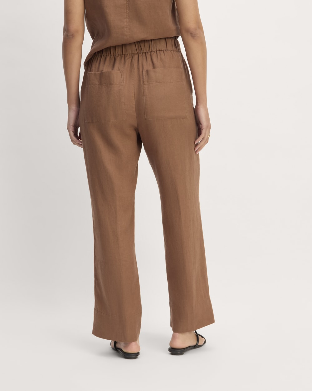 The Linen Easy Pant in Carob Brown — detail view