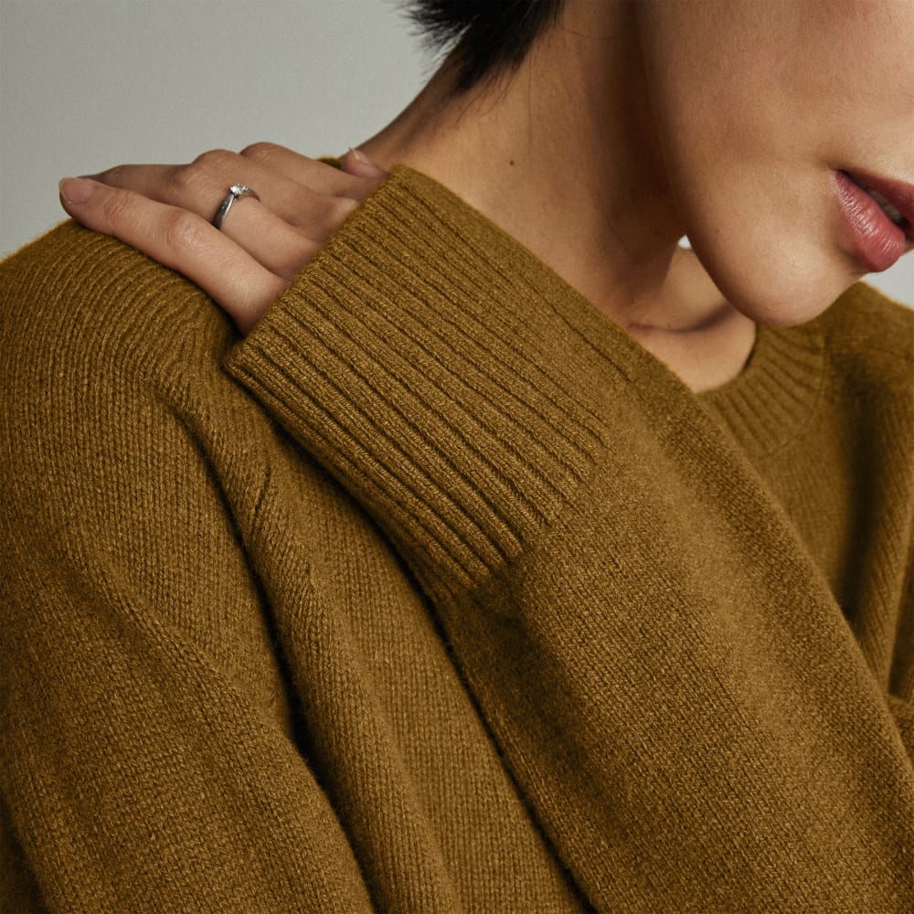 The Cashmere Boxy Crew in Tapenade — detail view