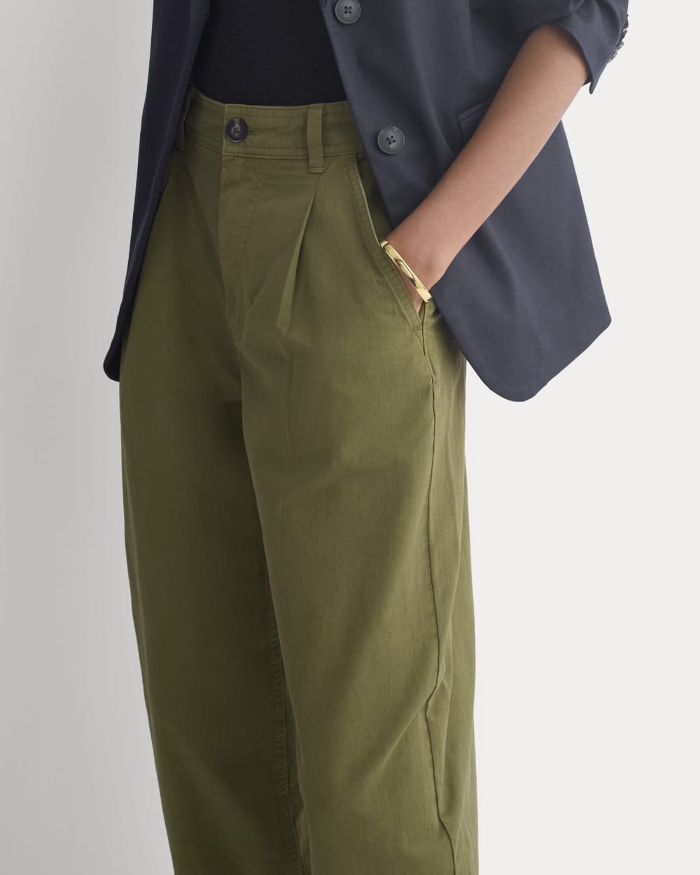 The Everywhere Pant in Mayfly — detail view