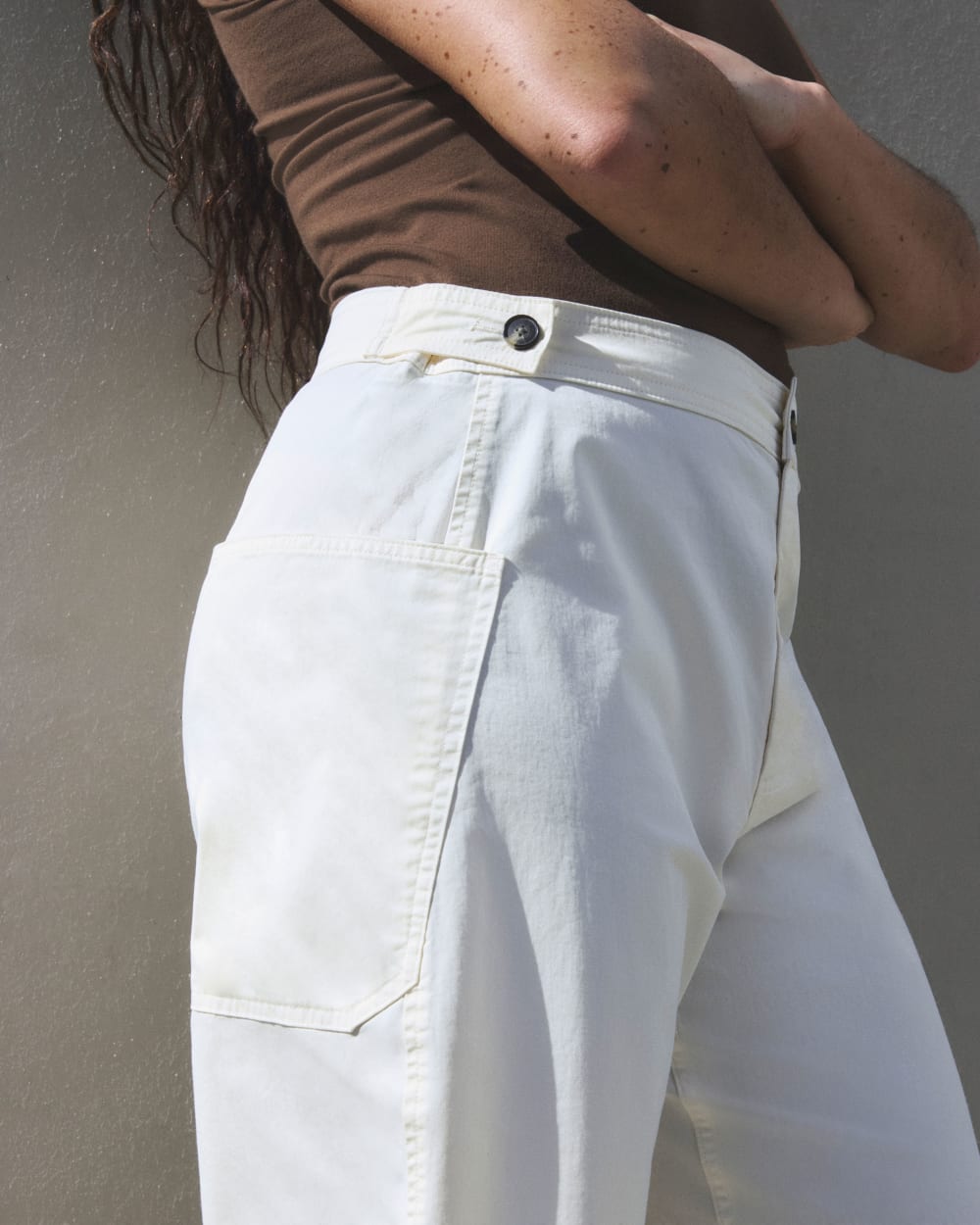 The Barrel Pant in Bone — detail view