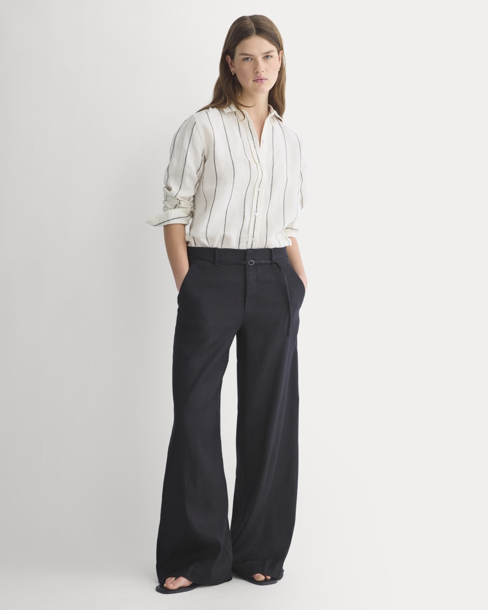 Wide-Leg Belted Pant in Stretch Linen in Black — front view
