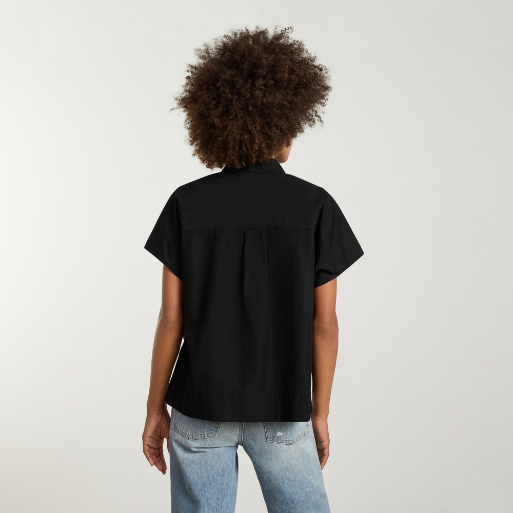 The Short-Sleeve Box Shirt in Black — detail view