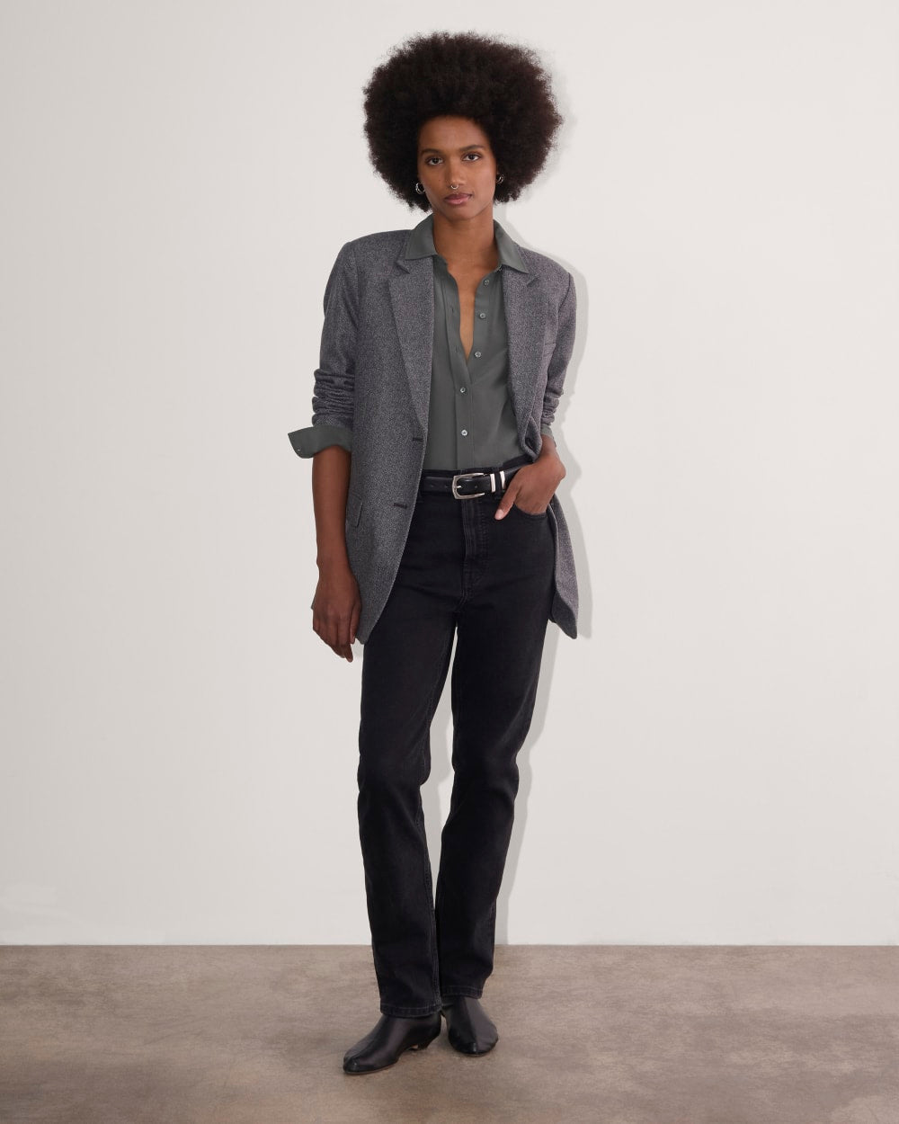 The Must-Have Shirt in Washable Silk in Graphite — detail view