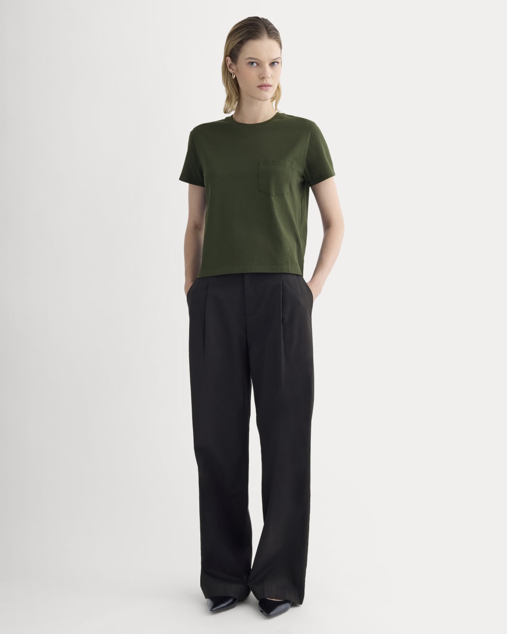The Box-Cut Tee in Essential Cotton in Dark Green — detail view