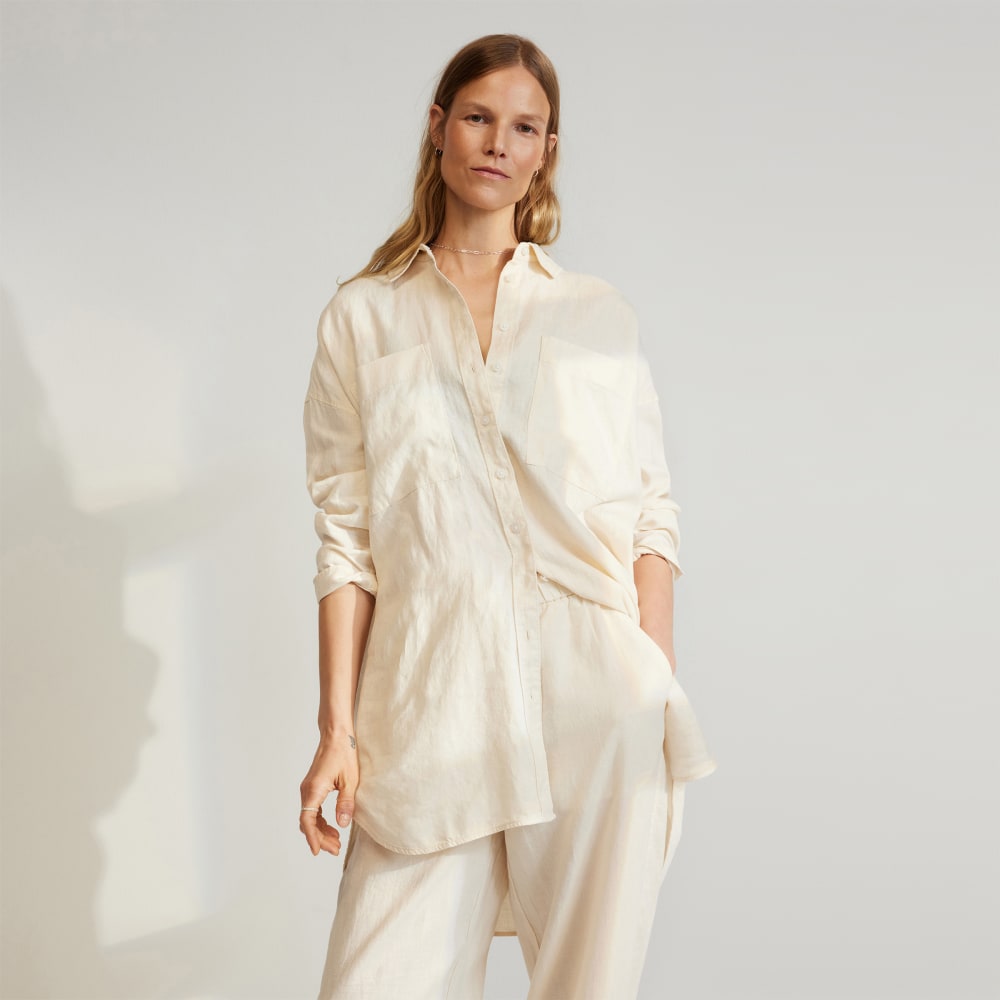 The Way-Long Linen Shirt in Canvas — detail view