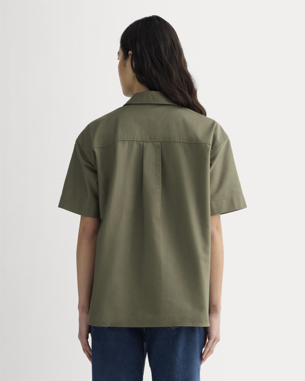 The Short-Sleeve Boxy Oxford in Kalamata — detail view