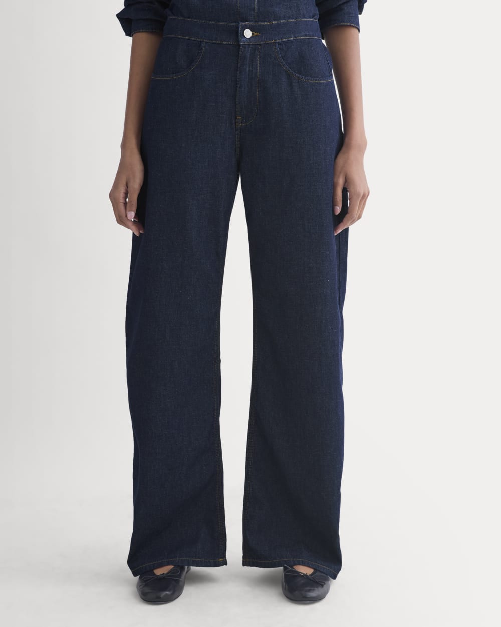 Everlane x Elena Bonvicini Crescent Barrel Jean in Deep Bay Indigo — detail view