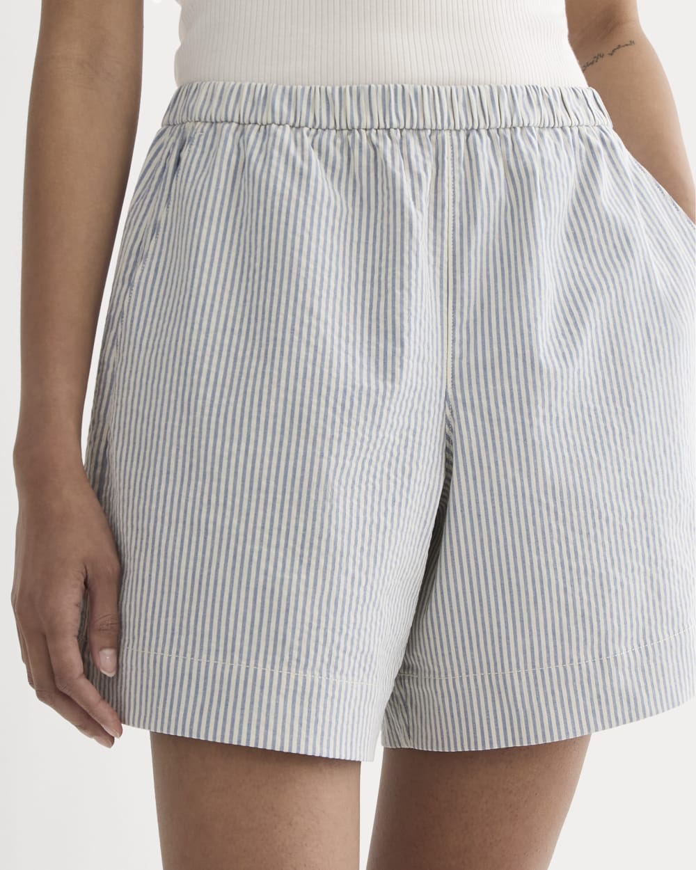 The Seersucker Pull-On Short in Dutch Blue / Natural — detail view