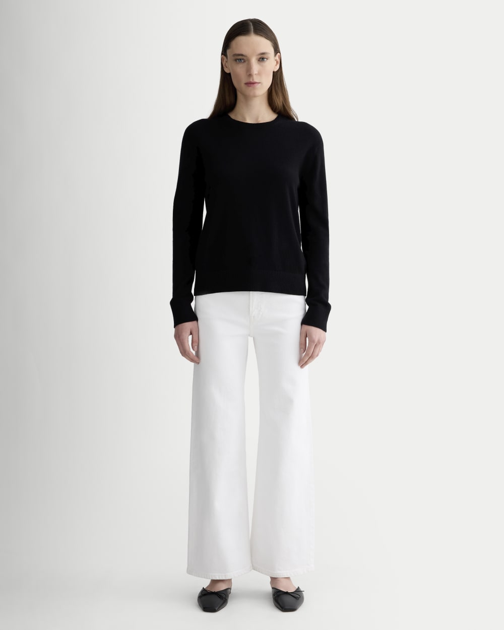 The Classic Crew in Cashmere in Black — detail view