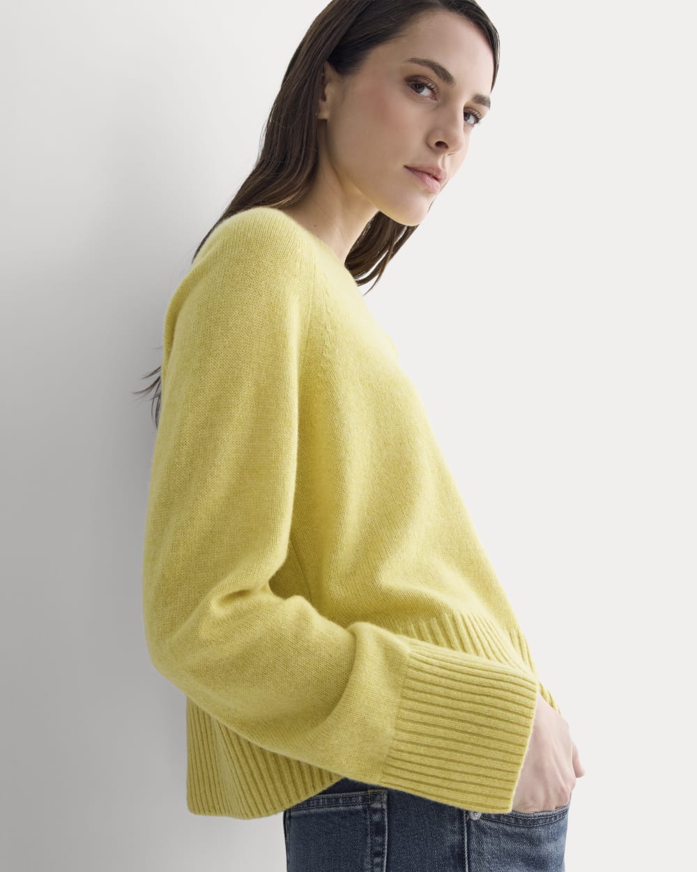 The Boxy Crew in Cashmere in Double Cream Heather — detail view