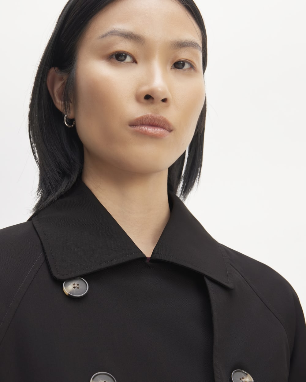 The Italian Wool Modern Trench in Black — detail view