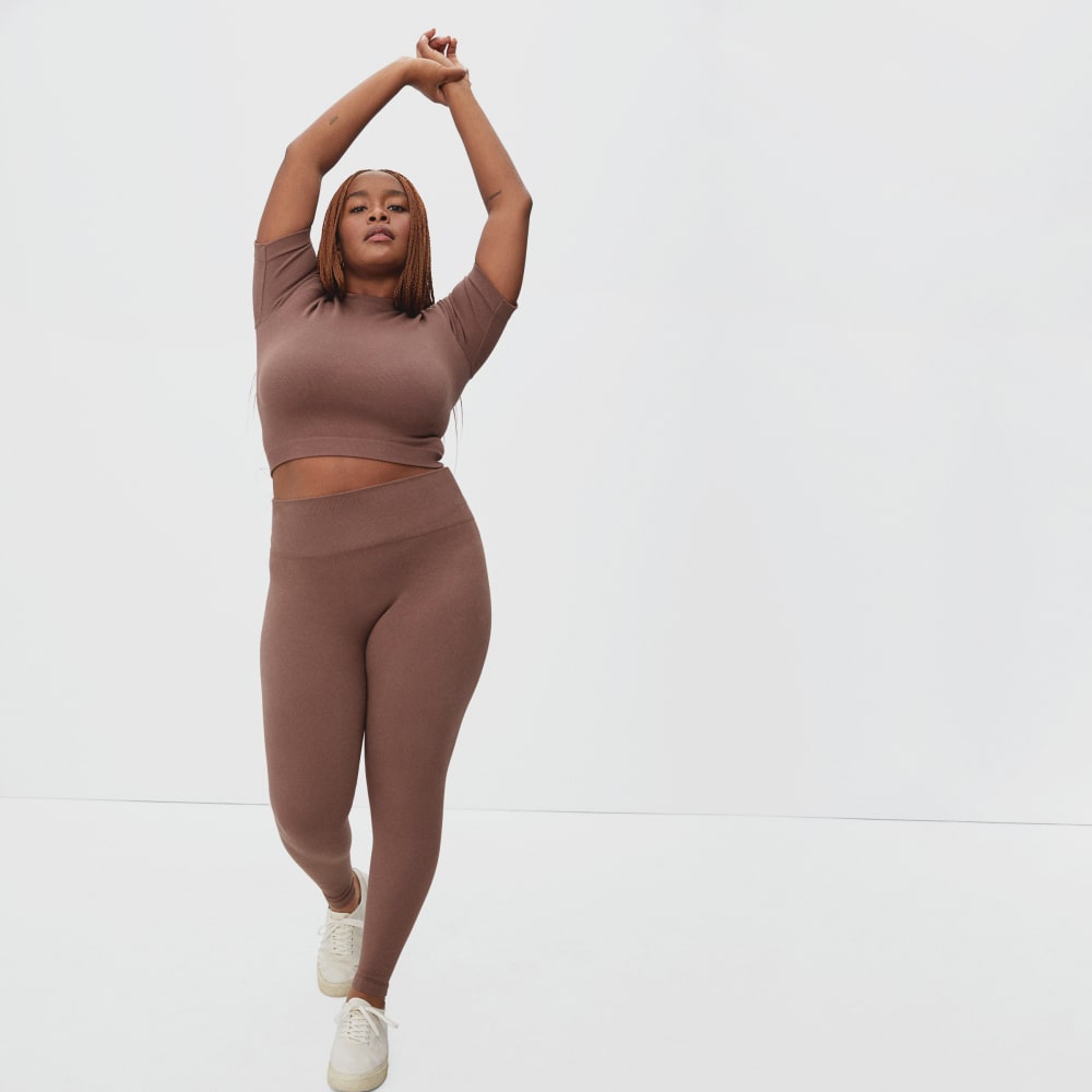 The Seamless Legging in Acorn — detail view