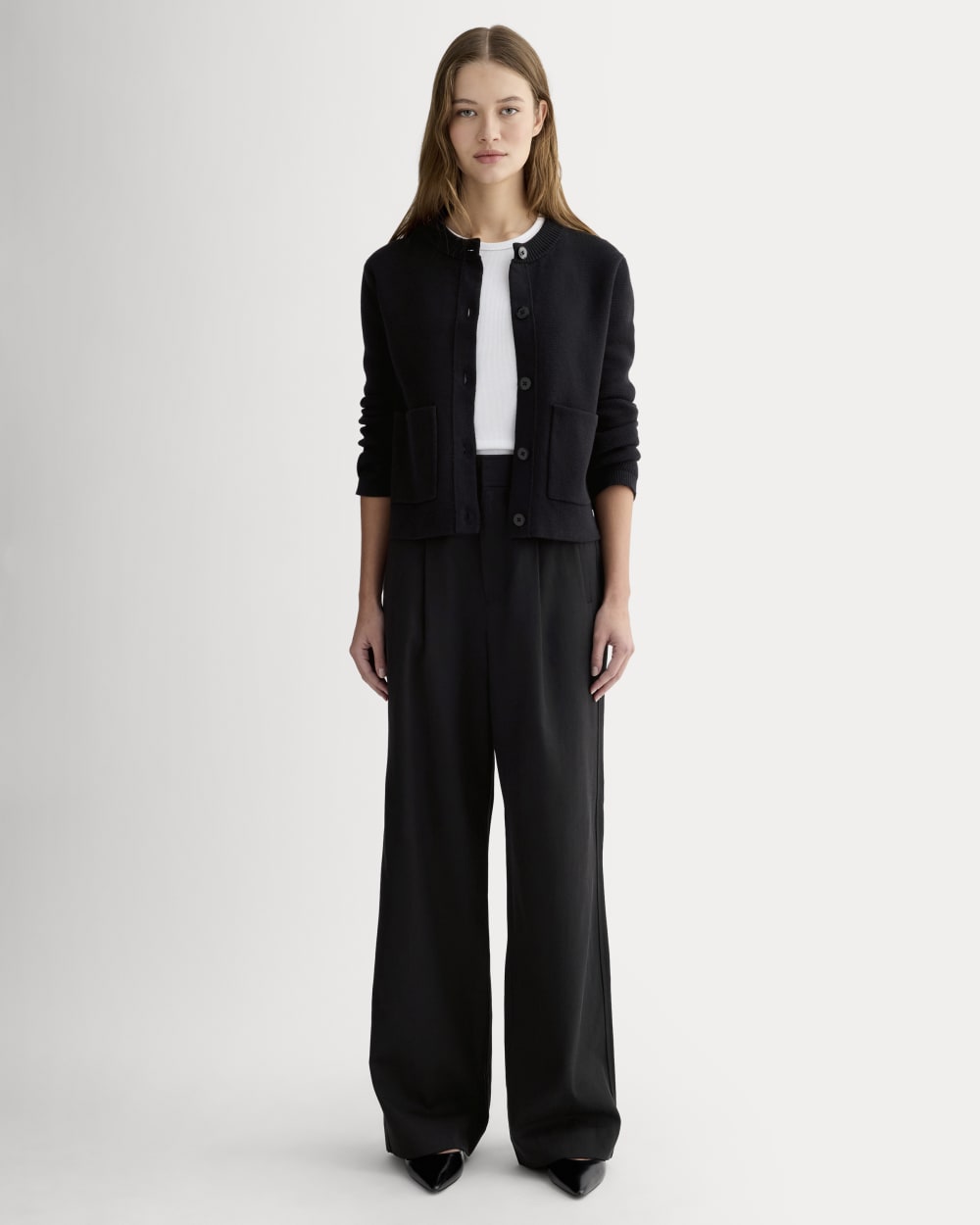 The Draper Pleated Pant in Buttersmooth in Black — front view