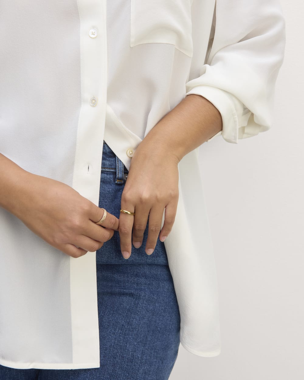 The Boyfriend Shirt in Washable Silk in Off-White — detail view