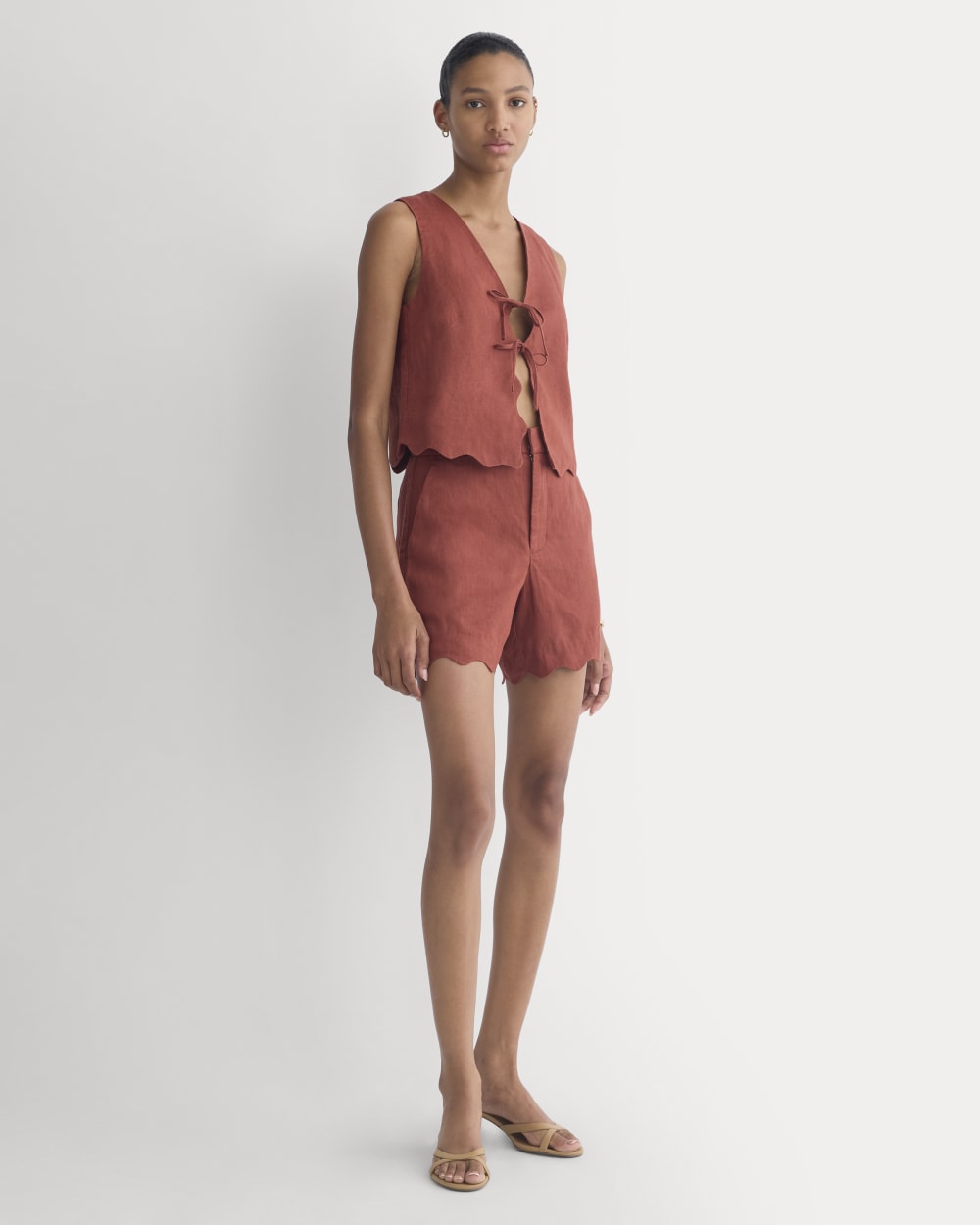 Tie-Front Scallop Tank in Linen in Henna Red — detail view