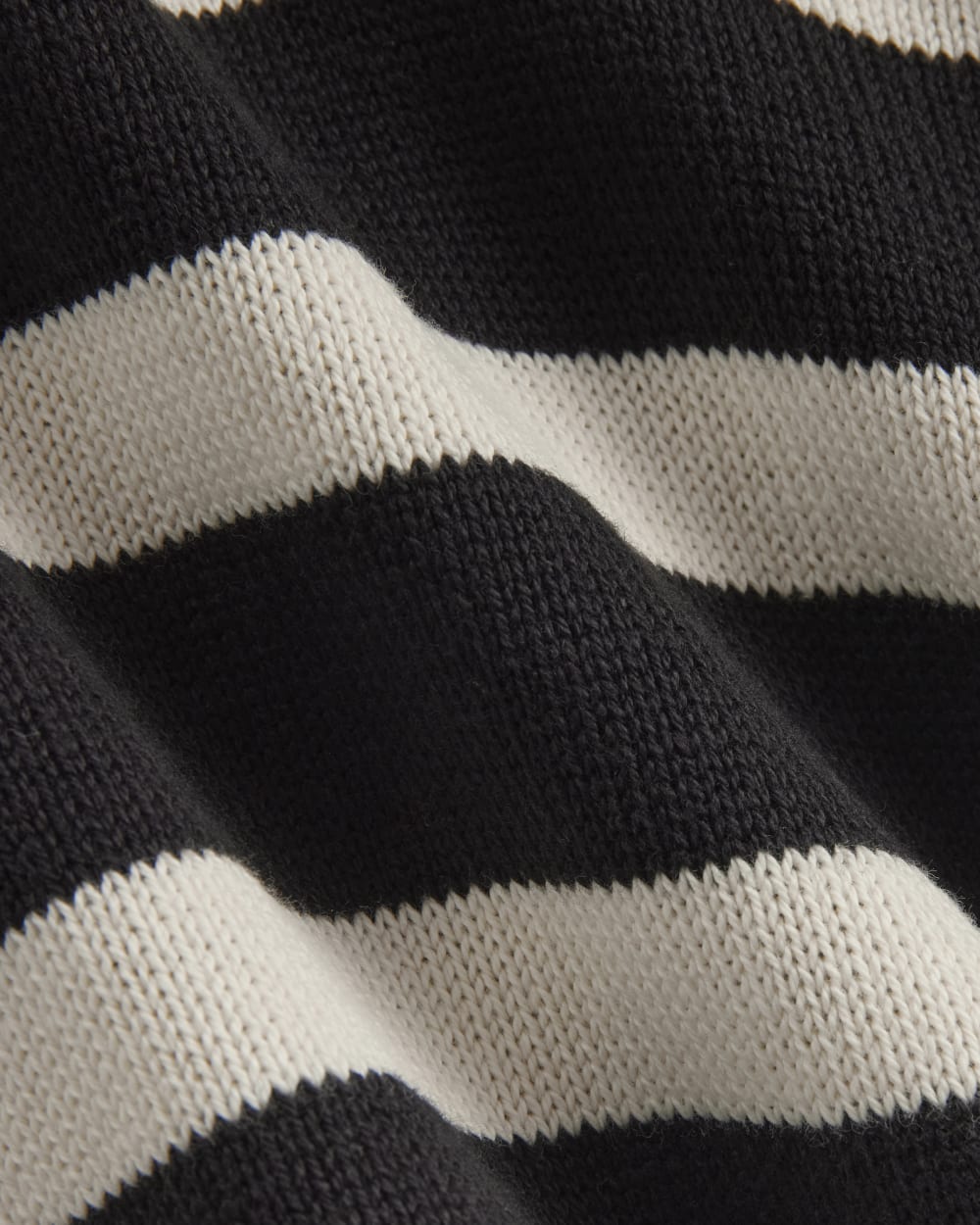 The Boxy Polo in Everyday Cotton in Black / Canvas — detail view