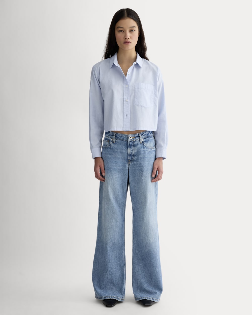 The Way-Short Shirt in Silky Cotton in Chambray Blue — detail view