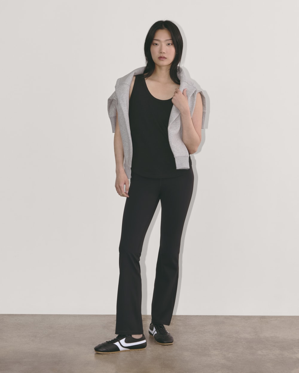 The Perform Tank in Black — detail view