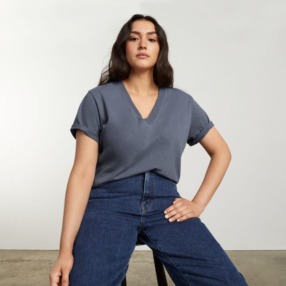 The Vintage V-Neck Hemp Tee in Atlantic — detail view