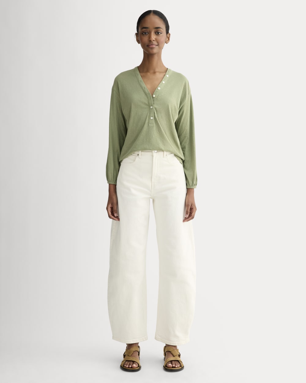 The Air V-Neck Henley in Sagebrush — detail view