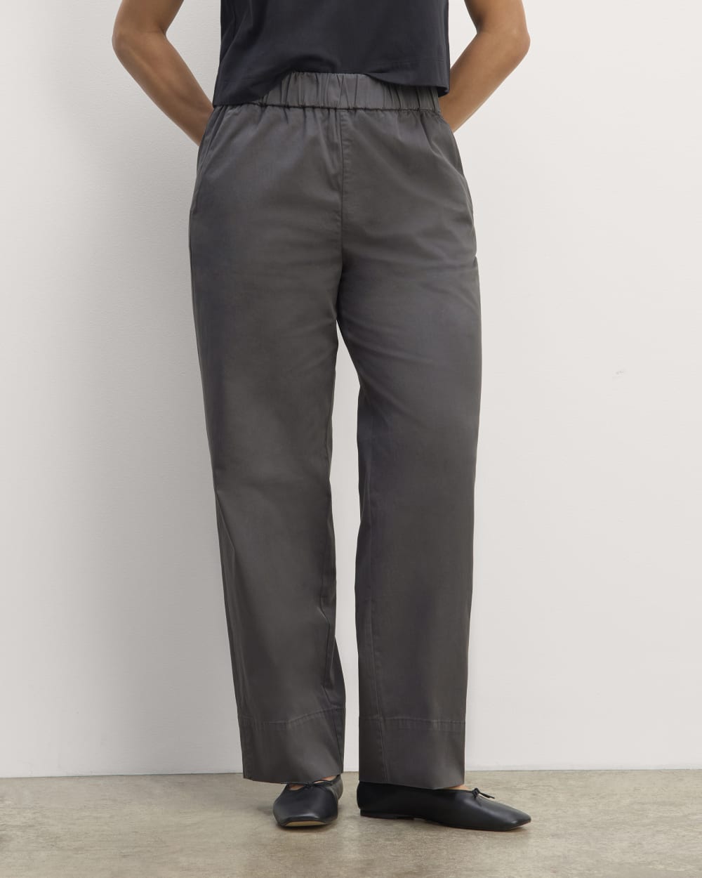 The Easy Pant in Graphite — detail view