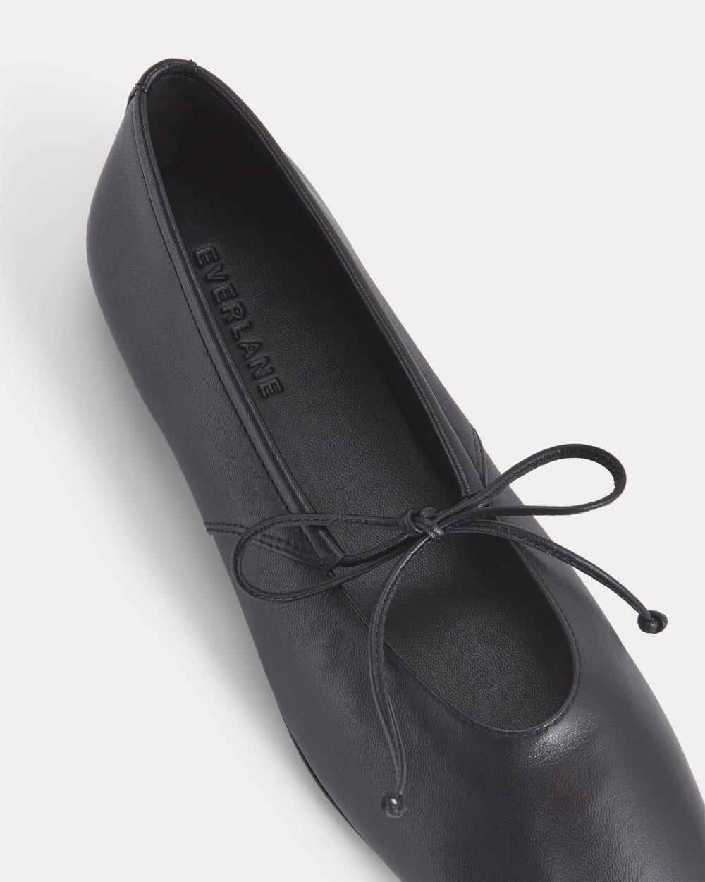 Leather Keyhole Flat in Black — detail view