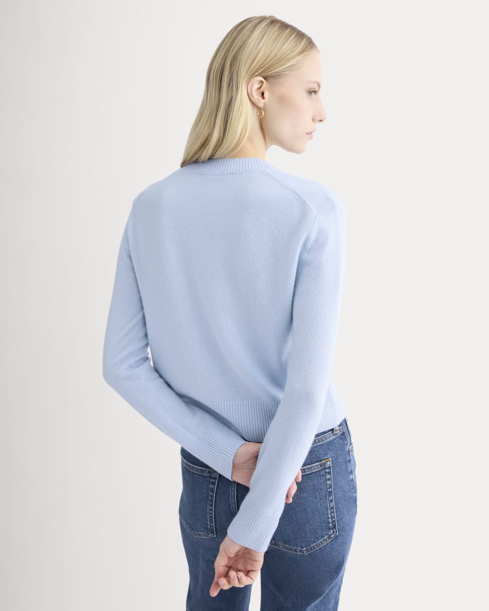 Cashmere Cropped High-V Sweater in Open Air Blue — detail view