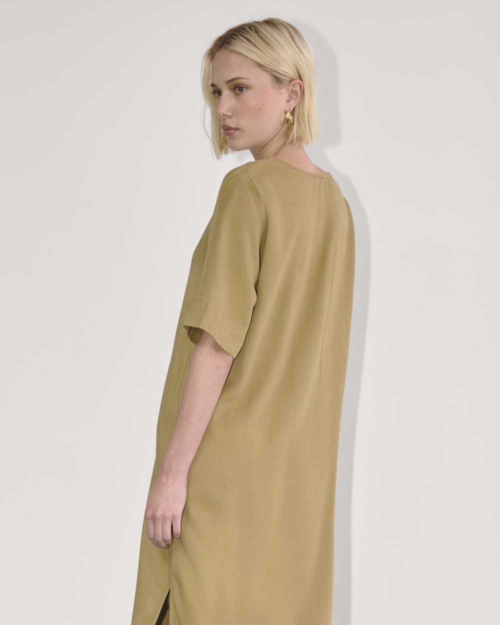 The Relaxed T-Shirt Dress in Buttersoft in Fennel Seed — detail view
