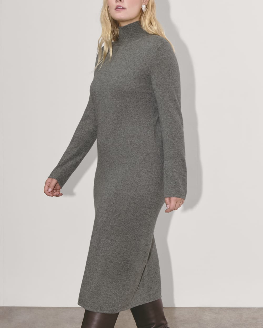 The Turtleneck Sweater Dress in Cashmere in Heather Charcoal — detail view