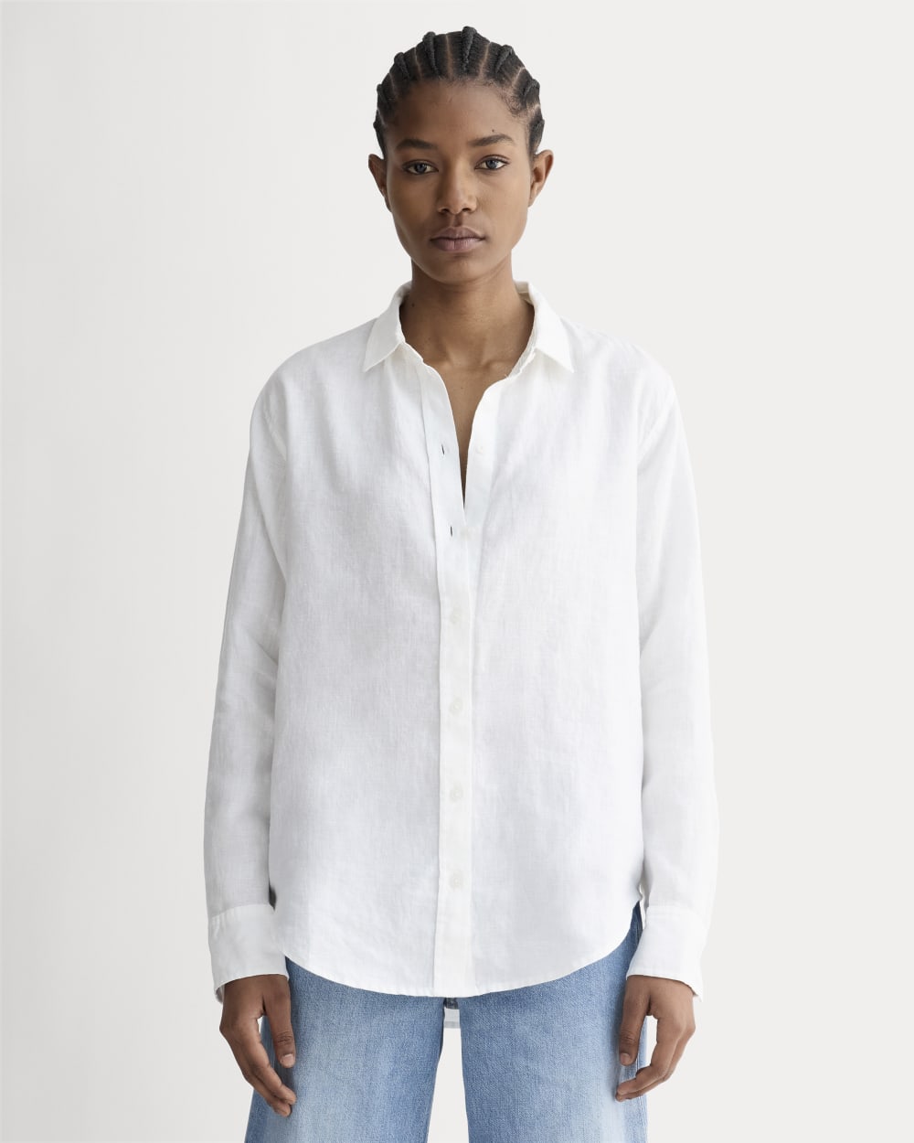The Must-Have Shirt in Linen in White — front view