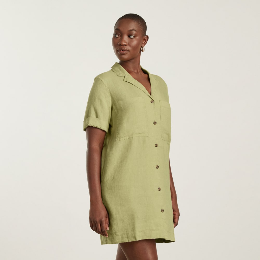 The Linen Workwear Dress in Leek — detail view