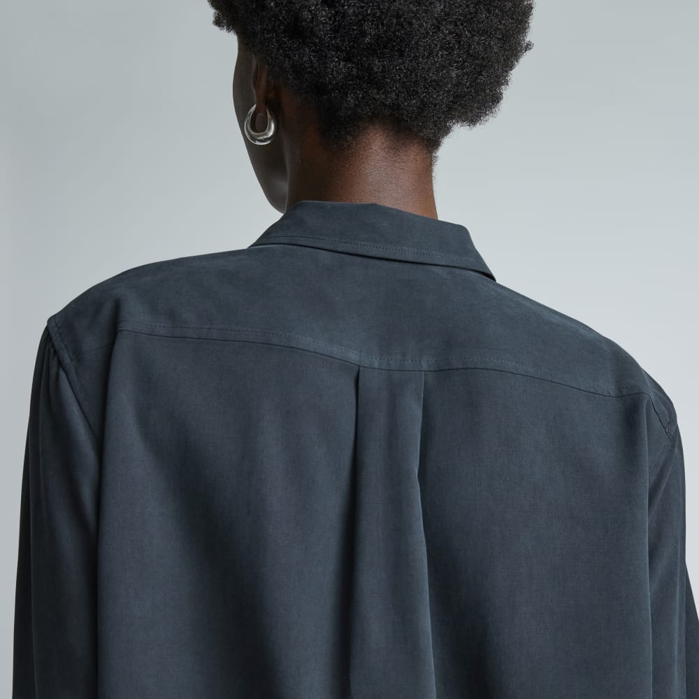 The Washable Silk Relaxed Shirt in Washed Black — detail view