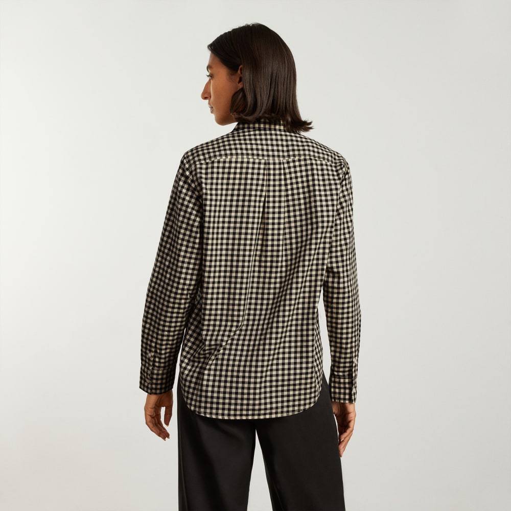 The Must-Have Shirt in Silky Cotton in Black / Canvas Gingham — detail view