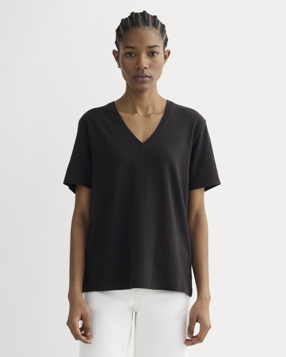 The Slouchy V-Neck Tee in Cotton Linen in Black — front view