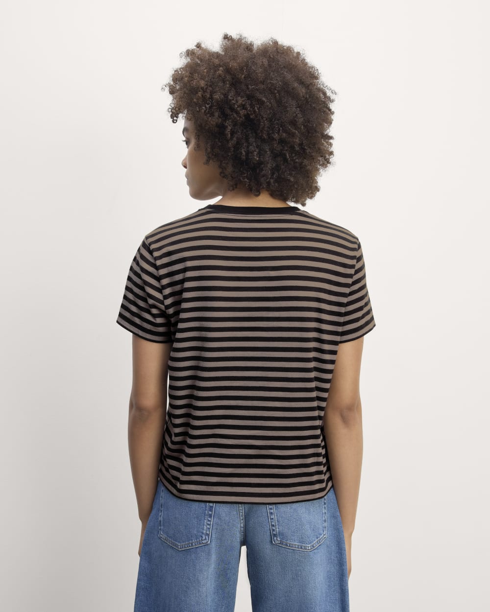 The Box-Cut Tee in Essential Cotton in Artist Clay / Black — detail view