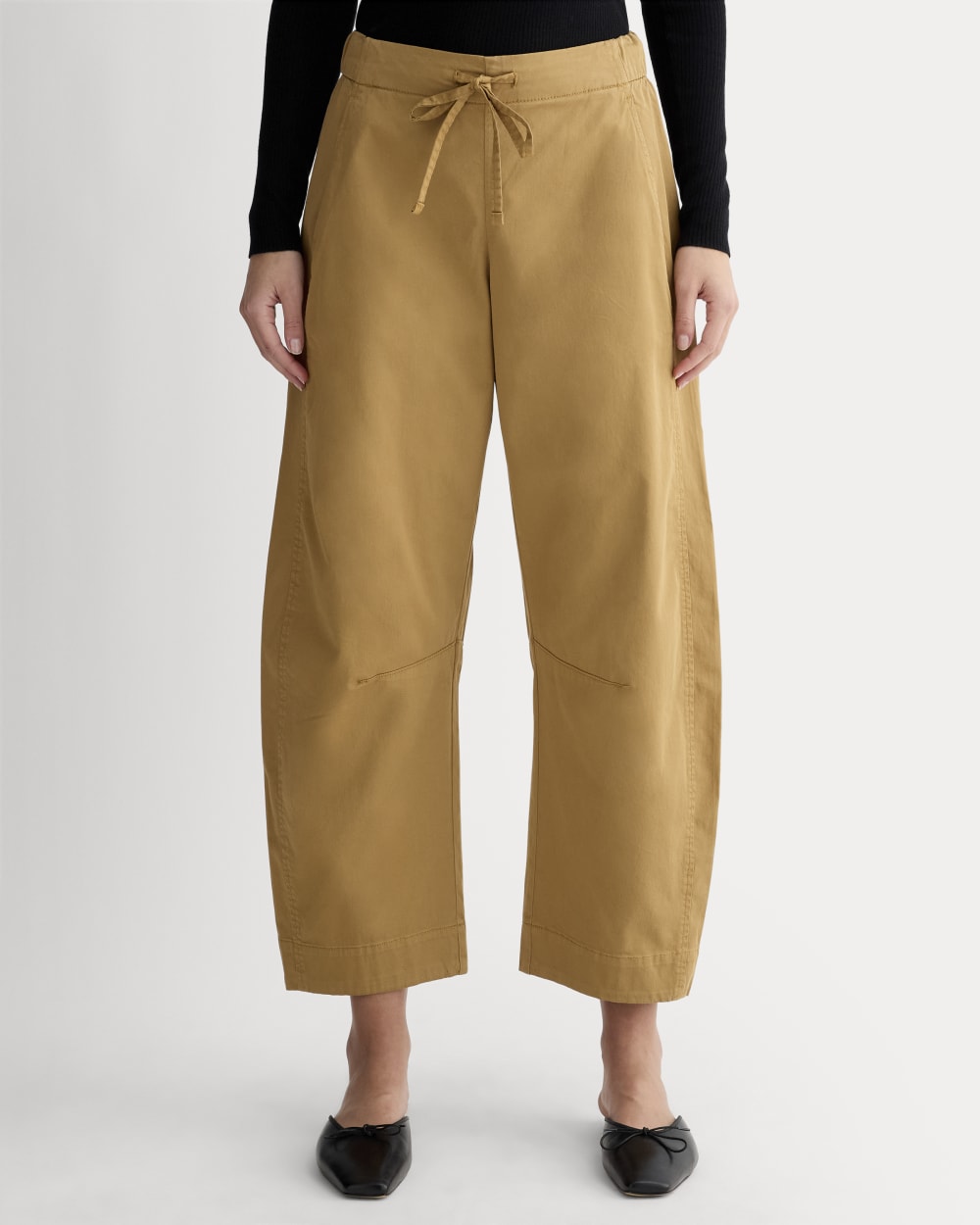The Easy Barrel Pant in Oak Brown — detail view