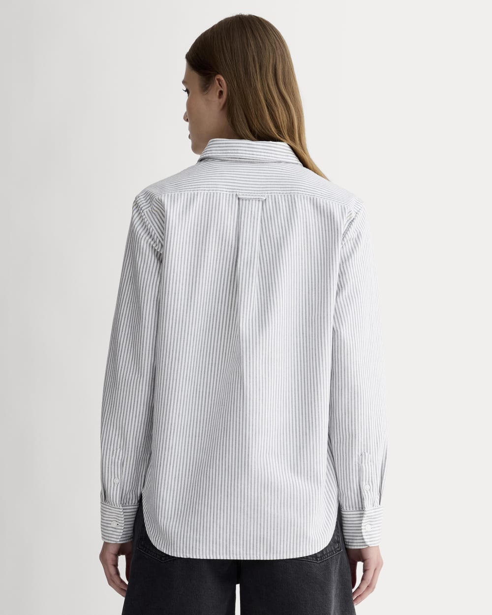 The Must-Have Oxford Shirt in Black / White — detail view