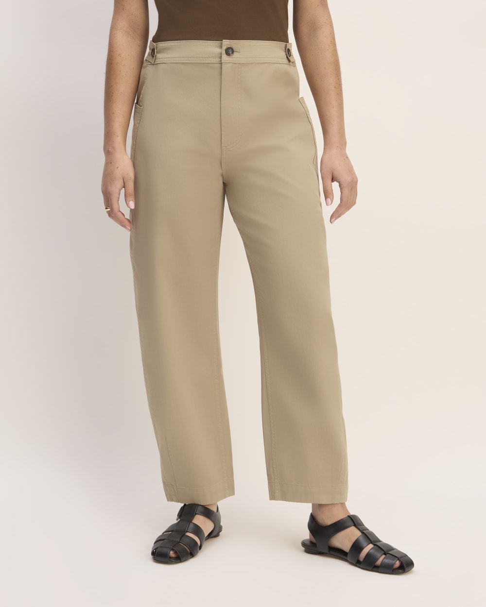 The Barrel Pant in Trench Coat Khaki — detail view