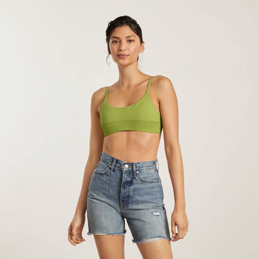 The Scoop-Neck Bikini Top in Pepper — detail view