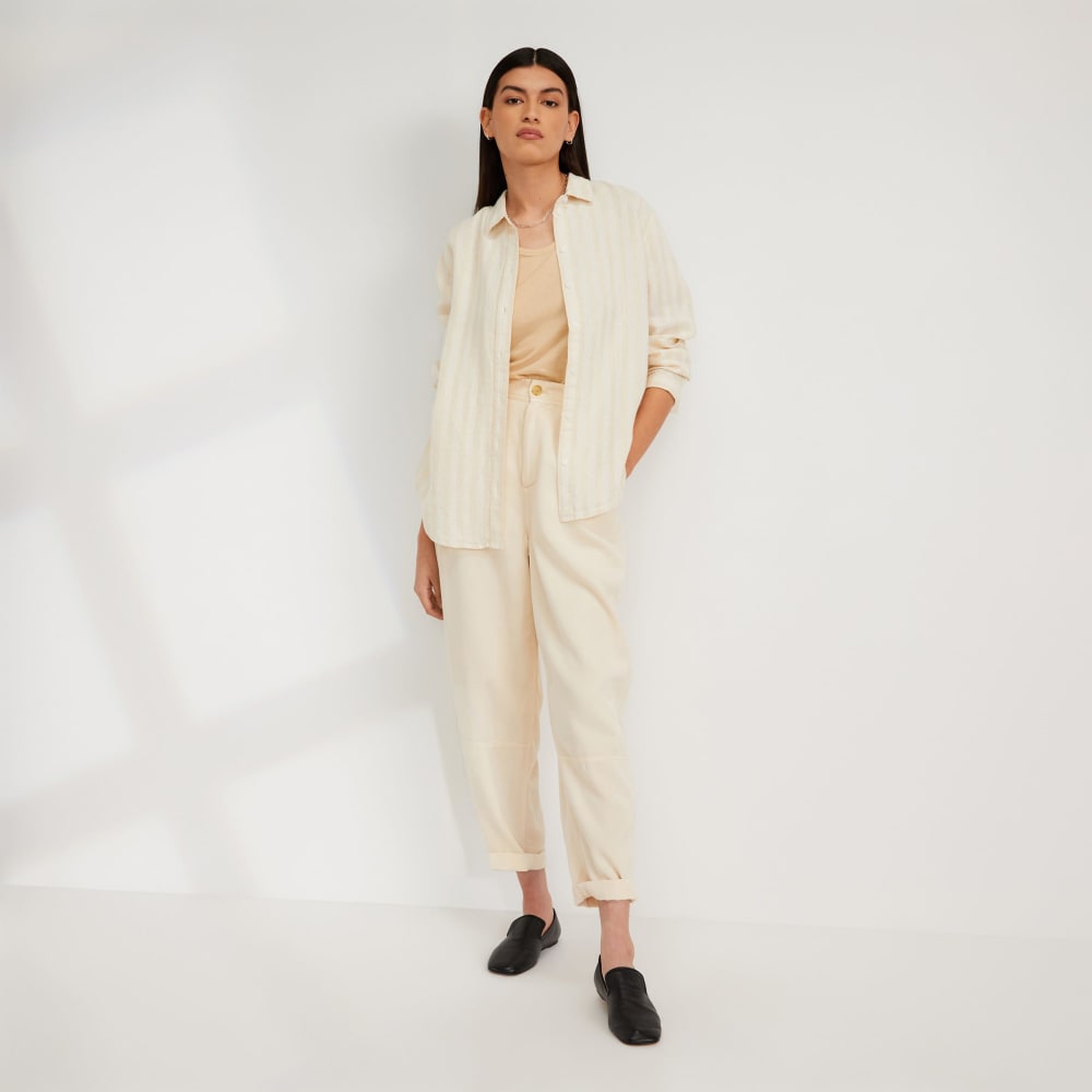 The Must-Have Shirt in Linen in Brazilian Sand / Canvas Tan — detail view