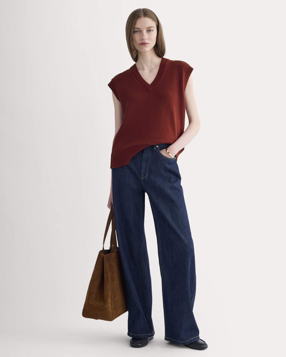 The Boxy Vest in Everyday Cotton in Merlot — detail view