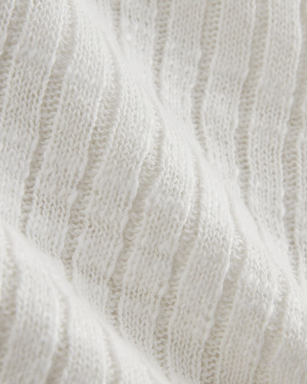 The Ribbed Cardigan in Cotton Linen in White — detail view
